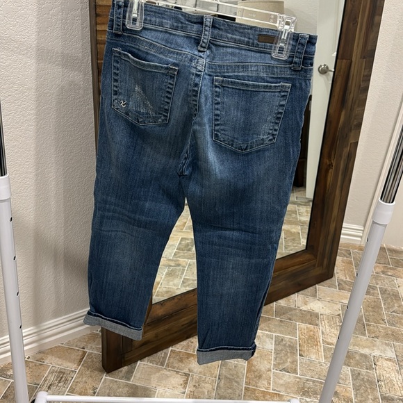 Kit from the Kloth Lightly distressed blue jeans - Picture 6 of 6